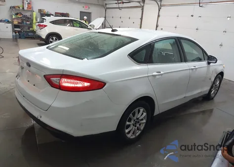 2015 Ford Fusion S из США, поврежденный, VIN 1FA6P0G71F5129035